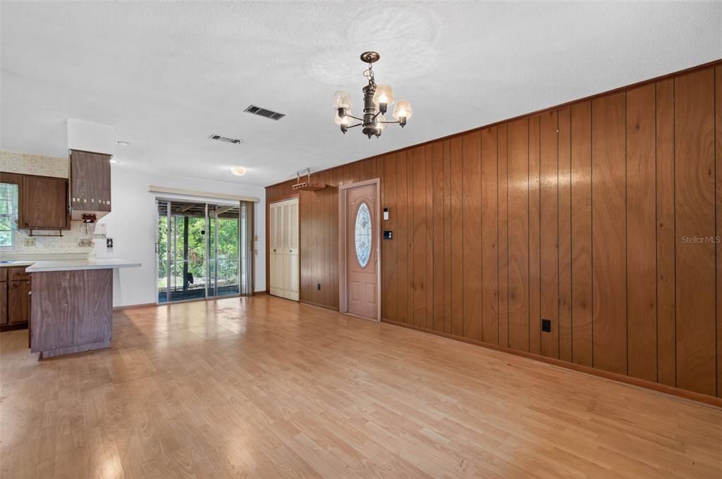 Active With Contract: $285,000 (4 beds, 2 baths, 1500 Square Feet)