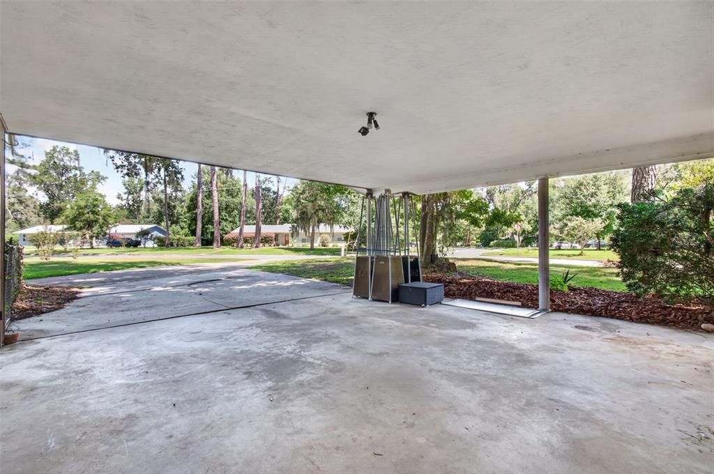 Active With Contract: $285,000 (4 beds, 2 baths, 1500 Square Feet)