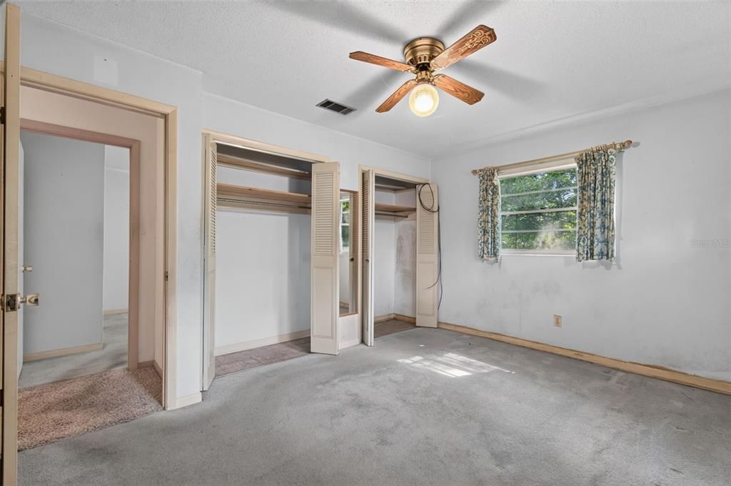 Active With Contract: $285,000 (4 beds, 2 baths, 1500 Square Feet)