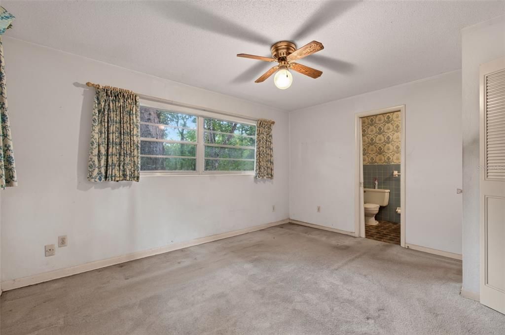 Active With Contract: $285,000 (4 beds, 2 baths, 1500 Square Feet)