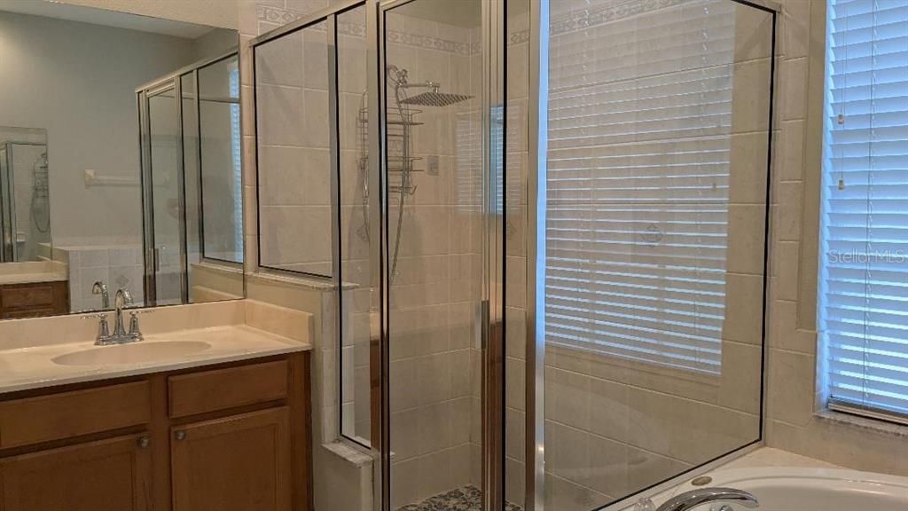 For Rent: $3,600 (5 beds, 3 baths, 2790 Square Feet)