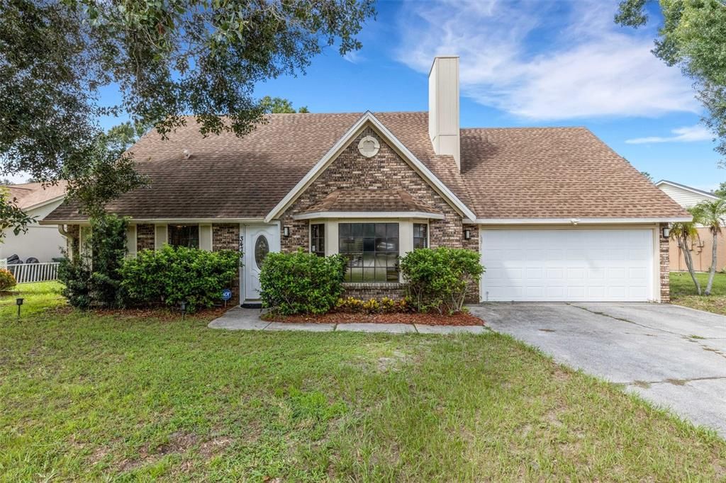 For Sale: $570,000 (3 beds, 2 baths, 2090 Square Feet)