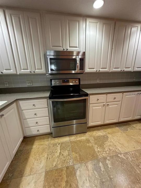 For Rent: $2,800 (4 beds, 3 baths, 1720 Square Feet)