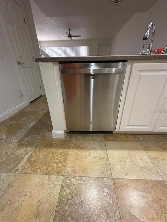 For Rent: $2,800 (4 beds, 3 baths, 1720 Square Feet)