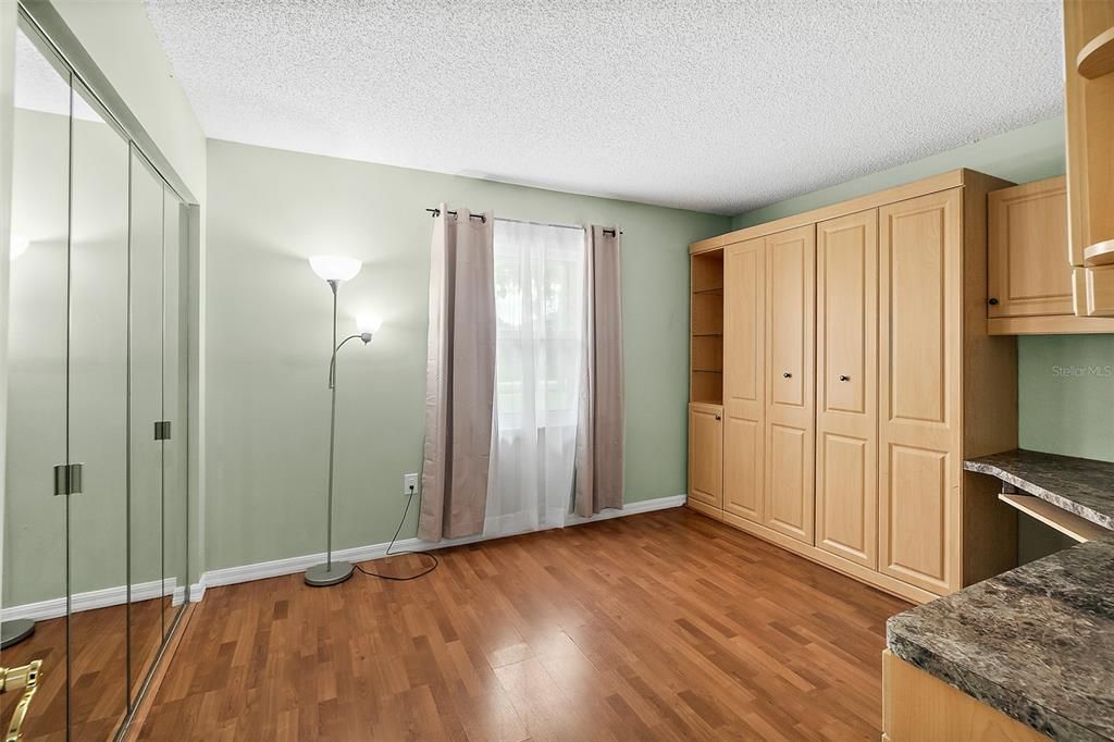 На продажу: $279,900 (3 спален, 2 ванн, 1761 Квадратных фут)