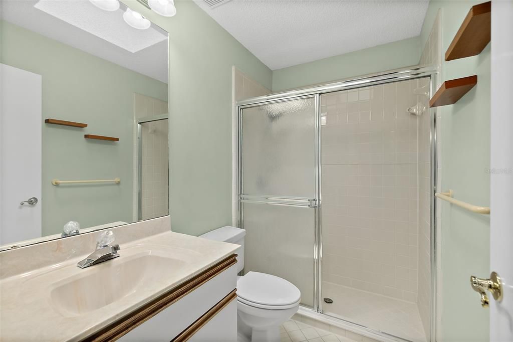 На продажу: $279,900 (3 спален, 2 ванн, 1761 Квадратных фут)