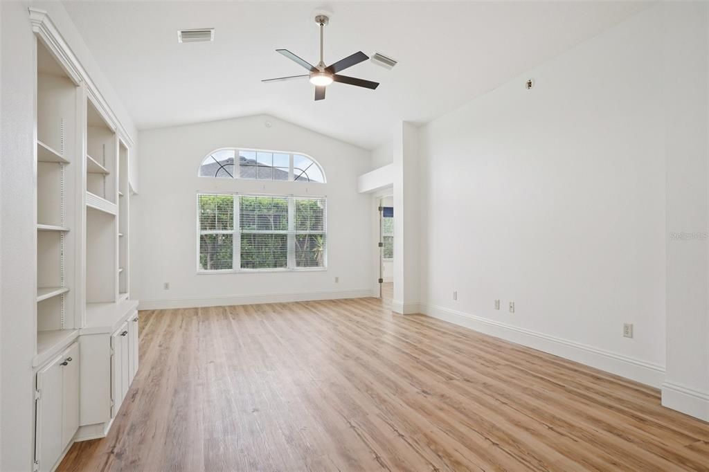 For Sale: $440,000 (3 beds, 2 baths, 1667 Square Feet)