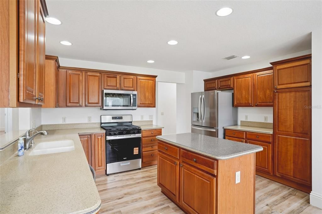 For Sale: $440,000 (3 beds, 2 baths, 1667 Square Feet)
