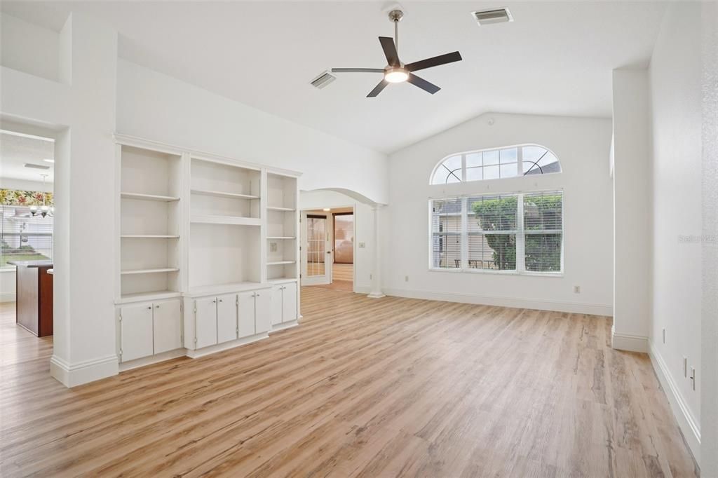 For Sale: $440,000 (3 beds, 2 baths, 1667 Square Feet)