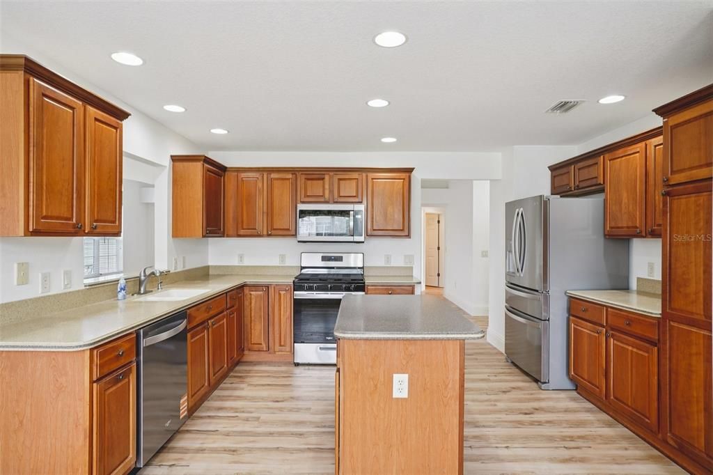 For Sale: $440,000 (3 beds, 2 baths, 1667 Square Feet)