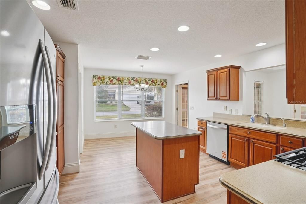 For Sale: $440,000 (3 beds, 2 baths, 1667 Square Feet)