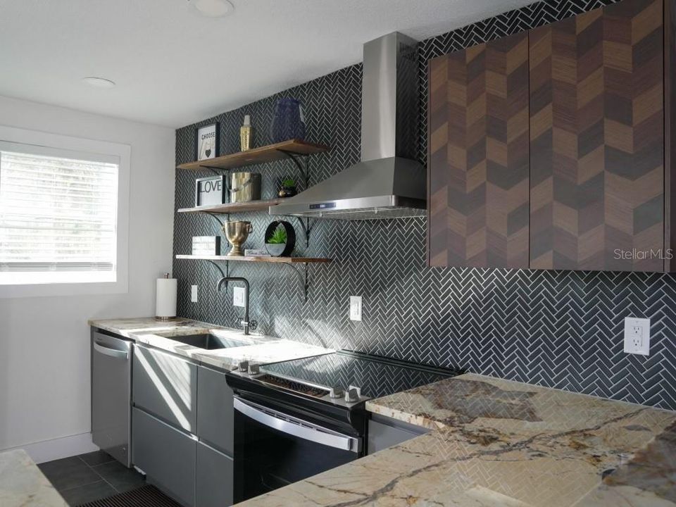 For Sale: $579,900 (8 beds, 0 baths, 1800 Square Feet)