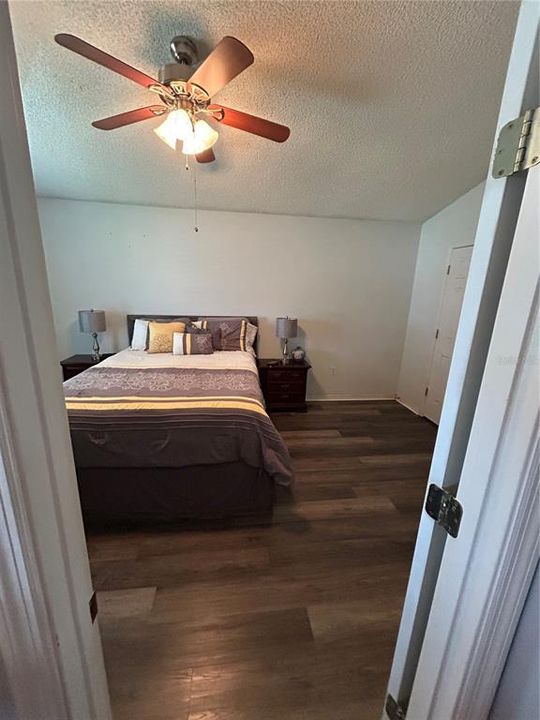 For Sale: $355,000 (4 beds, 2 baths, 1886 Square Feet)