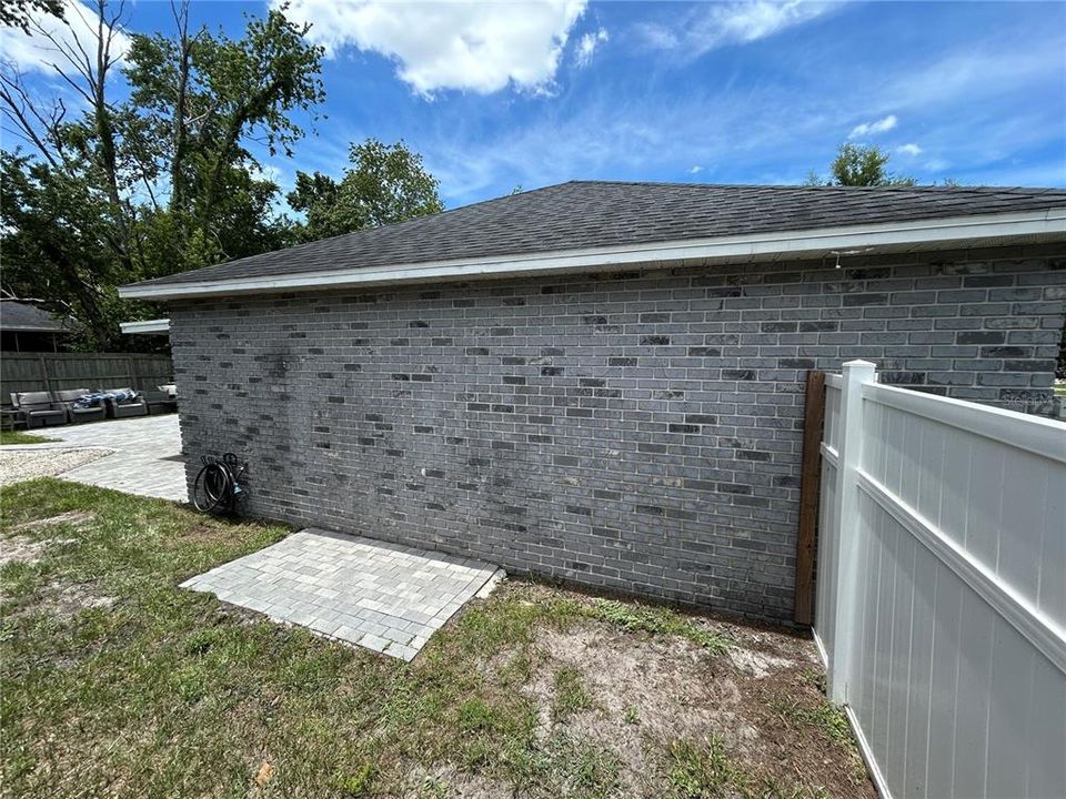 For Sale: $355,000 (4 beds, 2 baths, 1886 Square Feet)