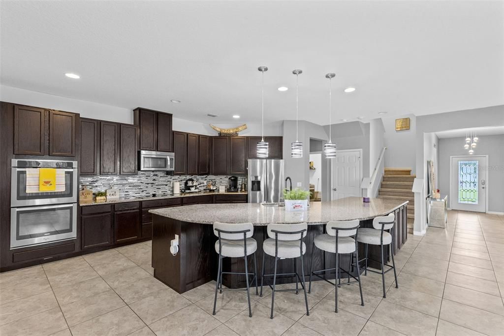 En Venta: $565,000 (4 camas, 4 baños, 3210 Pies cuadrados)