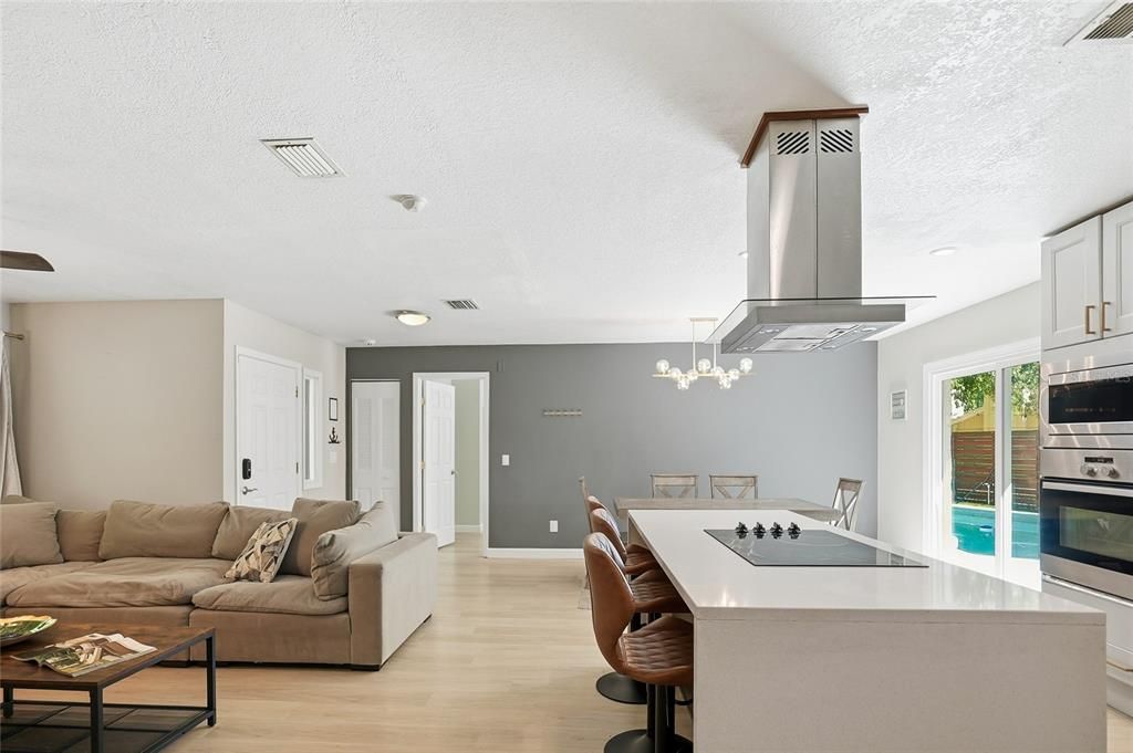 En Renta: $3,995 (3 camas, 3 baños, 1633 Pies cuadrados)
