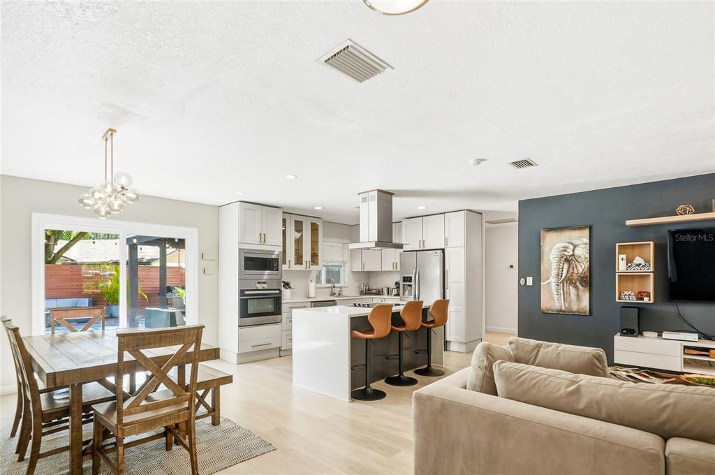 En Renta: $3,995 (3 camas, 3 baños, 1633 Pies cuadrados)