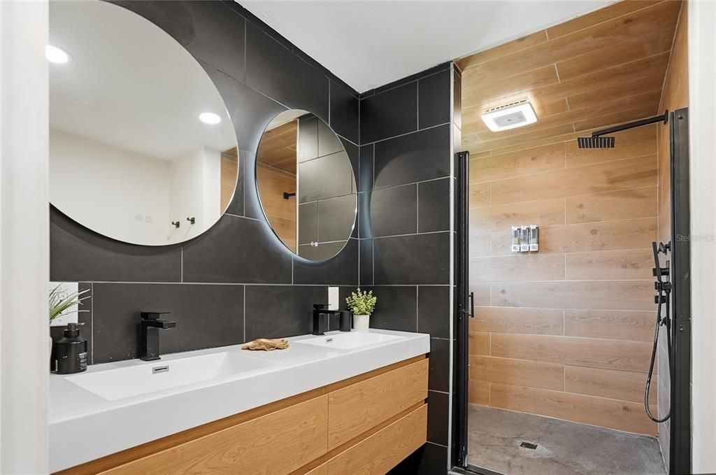 En Renta: $3,995 (3 camas, 3 baños, 1633 Pies cuadrados)