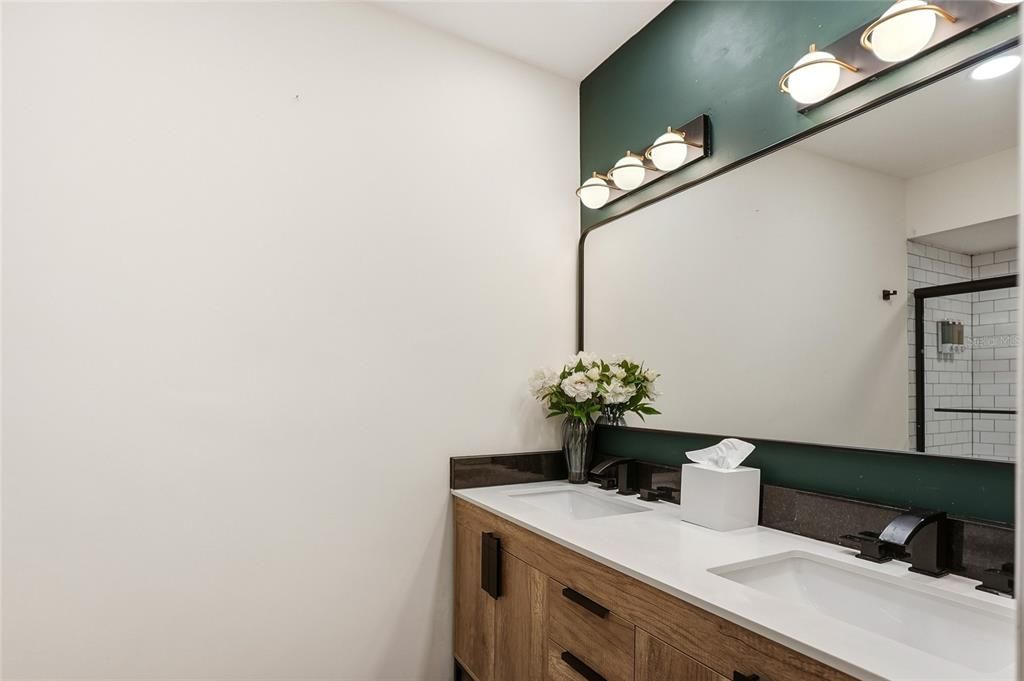 En Renta: $3,995 (3 camas, 3 baños, 1633 Pies cuadrados)