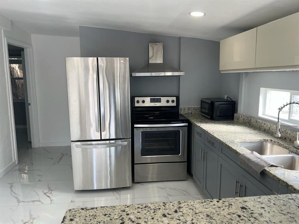 En Venta: $399,000 (4 camas, 3 baños, 1827 Pies cuadrados)