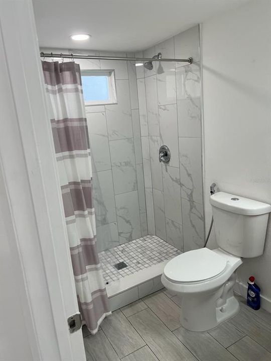 En Venta: $399,000 (4 camas, 3 baños, 1827 Pies cuadrados)
