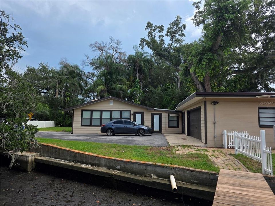 En Venta: $399,000 (4 camas, 3 baños, 1827 Pies cuadrados)