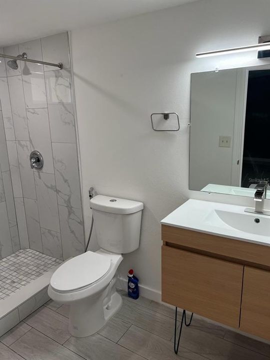 En Venta: $399,000 (4 camas, 3 baños, 1827 Pies cuadrados)