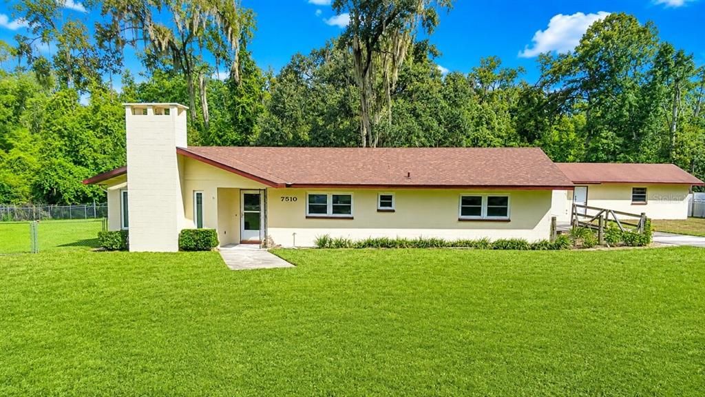 For Sale: $320,000 (3 beds, 2 baths, 1916 Square Feet)