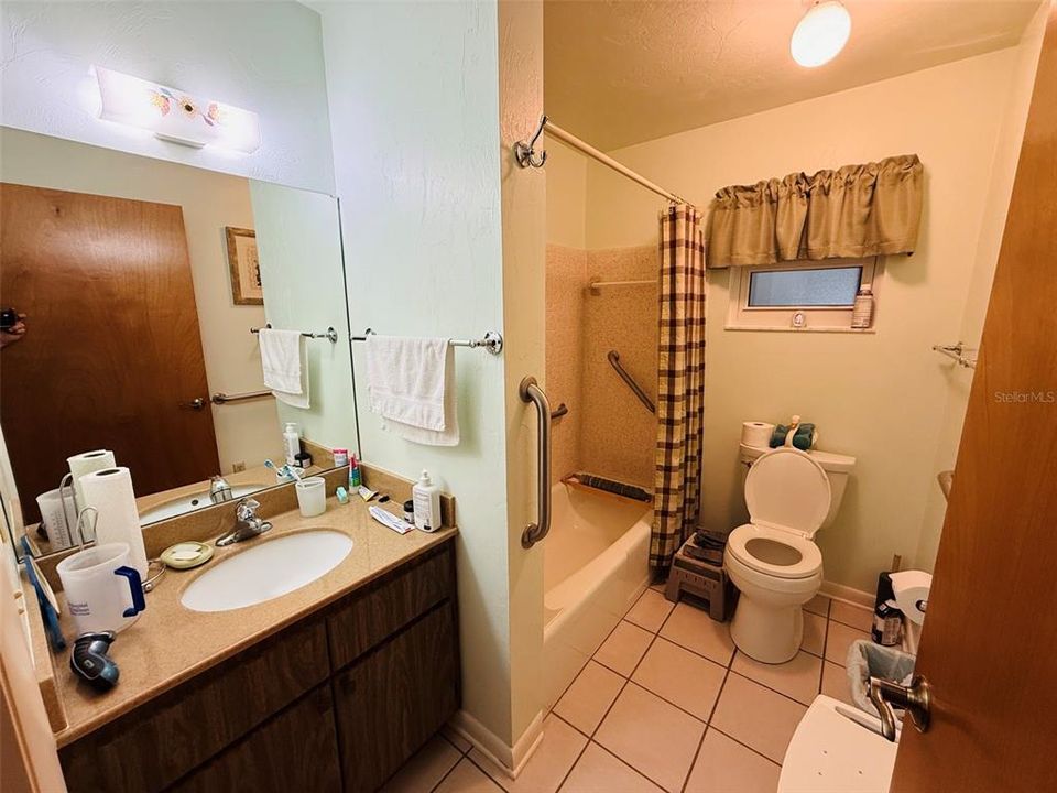 For Sale: $320,000 (3 beds, 2 baths, 1916 Square Feet)
