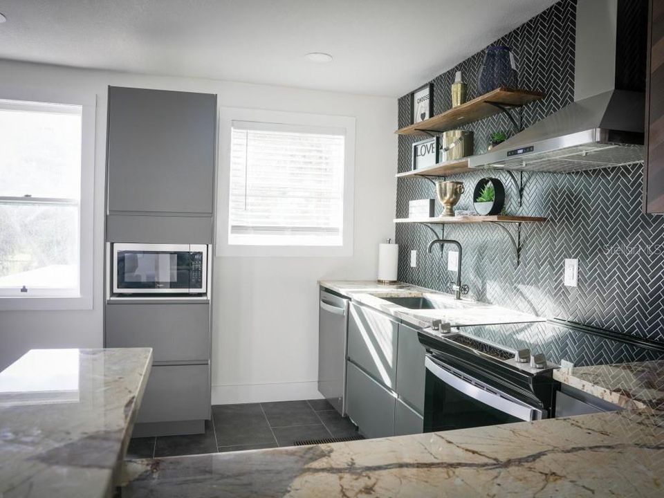 For Sale: $579,900 (4 beds, 2 baths, 1800 Square Feet)