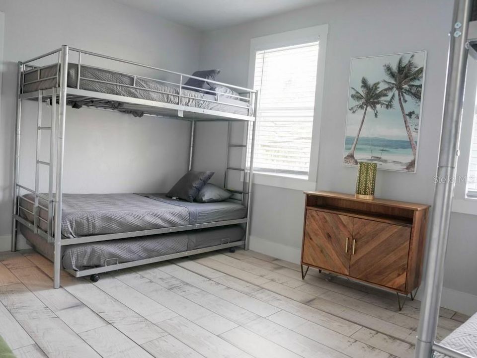 For Sale: $579,900 (4 beds, 2 baths, 1800 Square Feet)