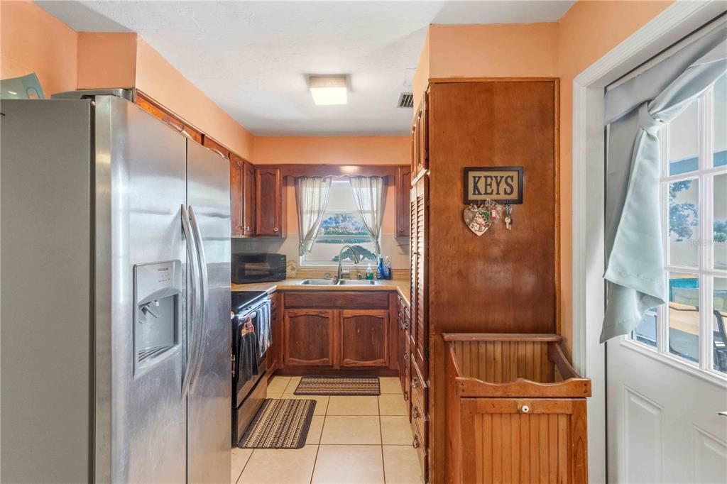 На продажу: $190,000 (2 спален, 2 ванн, 1386 Квадратных фут)
