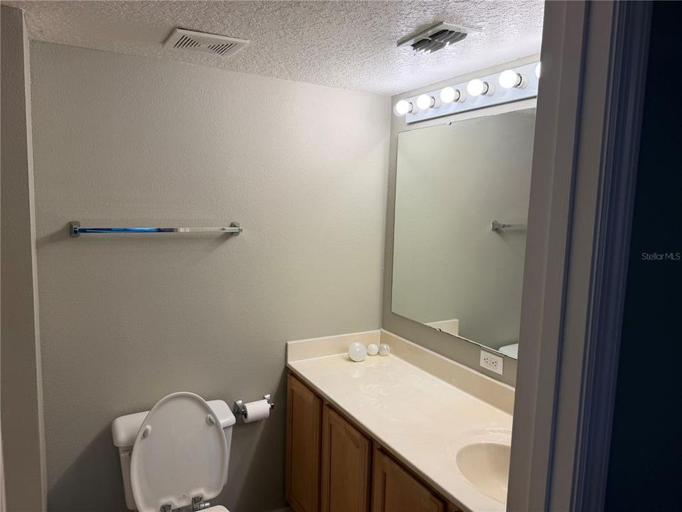 For Rent: $3,400 (6 beds, 4 baths, 3952 Square Feet)