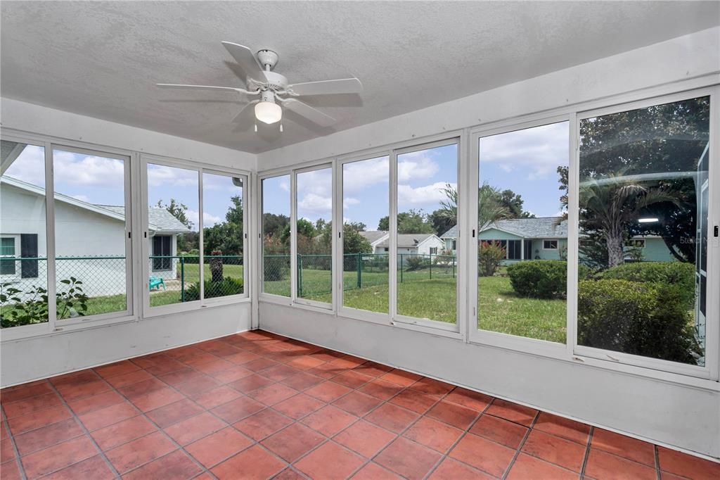 For Sale: $224,900 (2 beds, 2 baths, 1062 Square Feet)