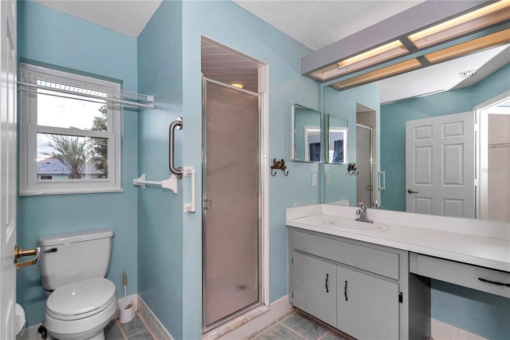 For Sale: $224,900 (2 beds, 2 baths, 1062 Square Feet)