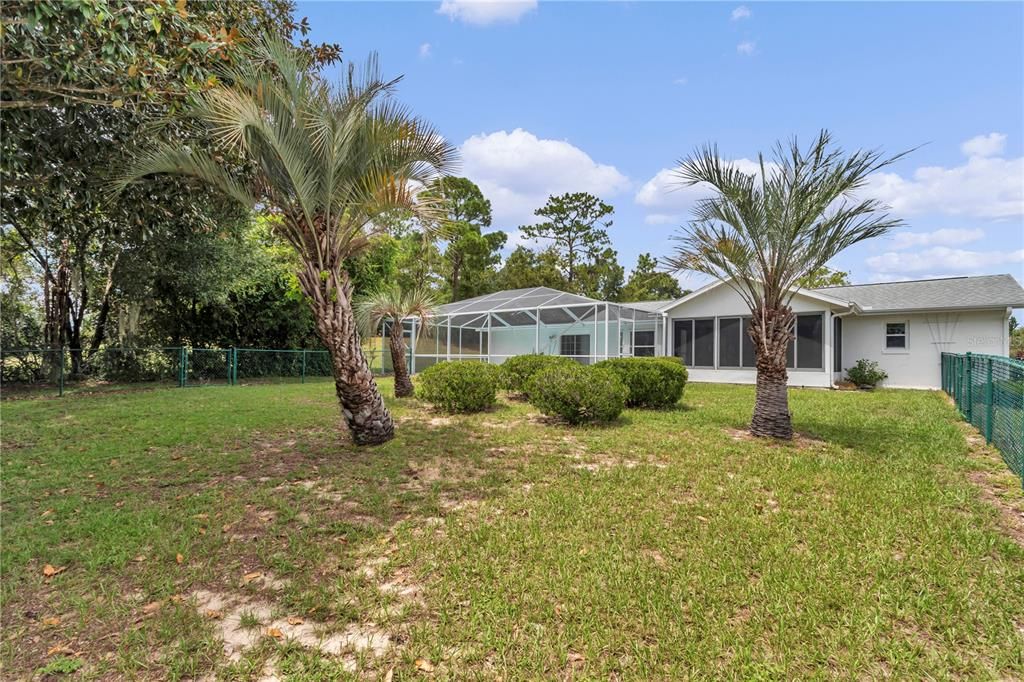 For Sale: $224,900 (2 beds, 2 baths, 1062 Square Feet)