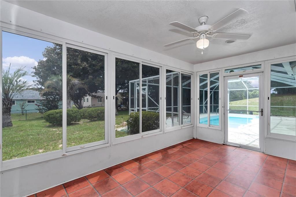 For Sale: $224,900 (2 beds, 2 baths, 1062 Square Feet)
