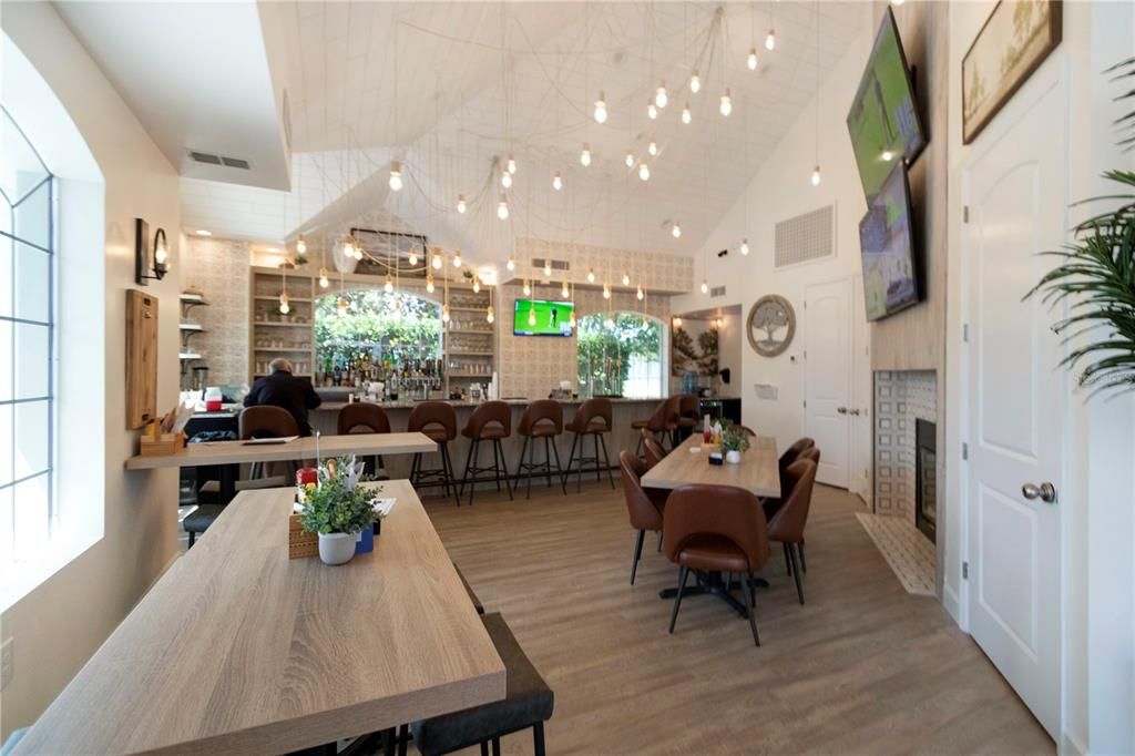 For Sale: $224,900 (2 beds, 2 baths, 1062 Square Feet)