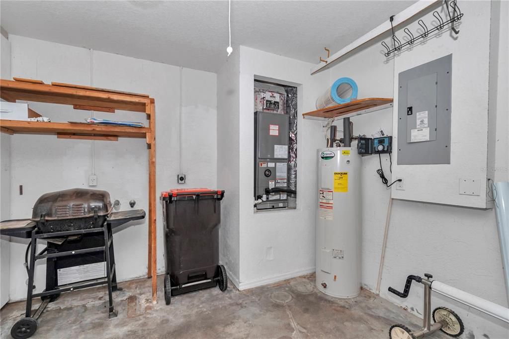 For Sale: $224,900 (2 beds, 2 baths, 1062 Square Feet)