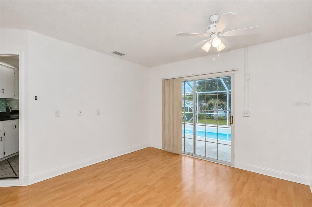 For Sale: $224,900 (2 beds, 2 baths, 1062 Square Feet)