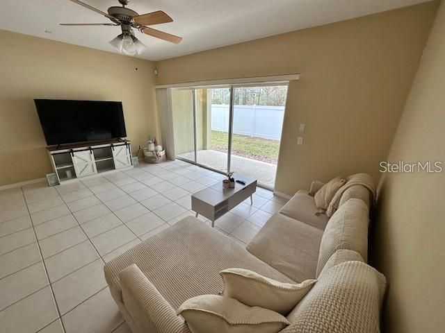 For Rent: $1,875 (2 beds, 2 baths, 1322 Square Feet)