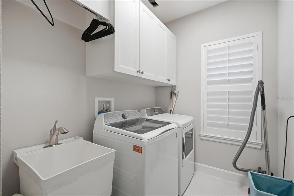 For Sale: $500,000 (3 beds, 2 baths, 2079 Square Feet)