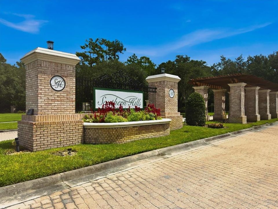 For Sale: $500,000 (3 beds, 2 baths, 2079 Square Feet)