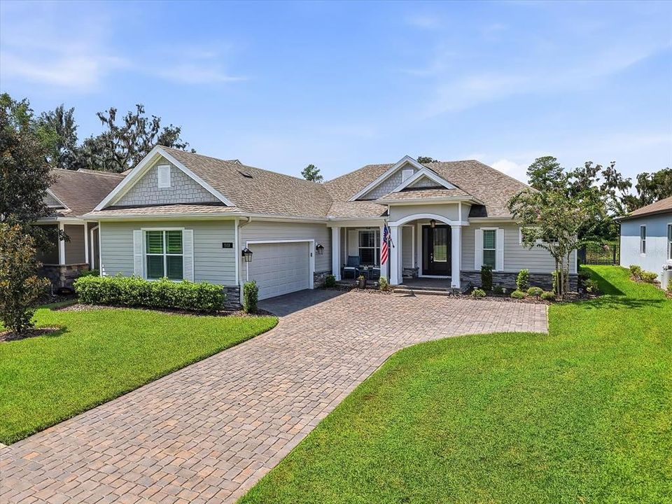 For Sale: $500,000 (3 beds, 2 baths, 2079 Square Feet)
