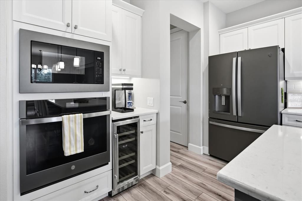 For Sale: $500,000 (3 beds, 2 baths, 2079 Square Feet)