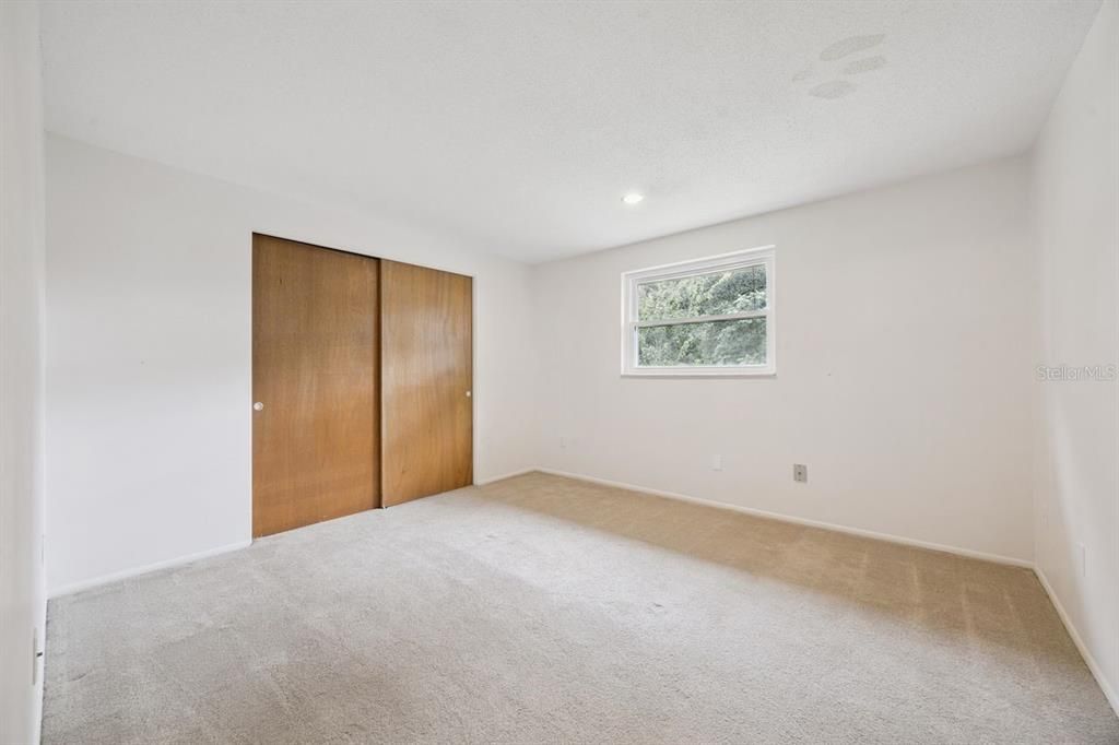 : $425,000 (3 camas, 2 baños, 1988 Pies cuadrados)