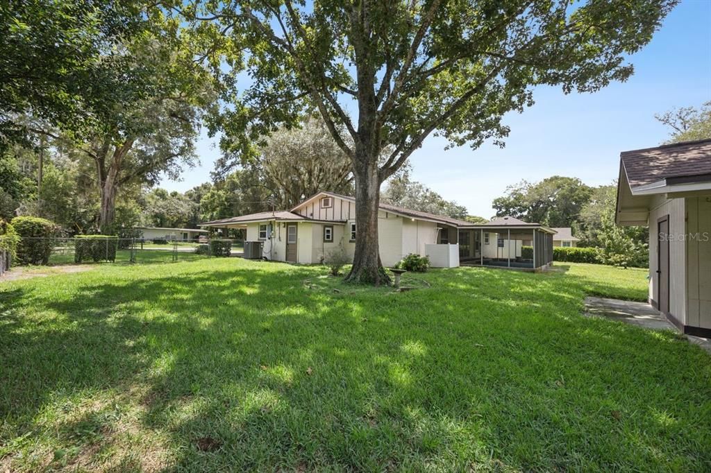 : $425,000 (3 camas, 2 baños, 1988 Pies cuadrados)