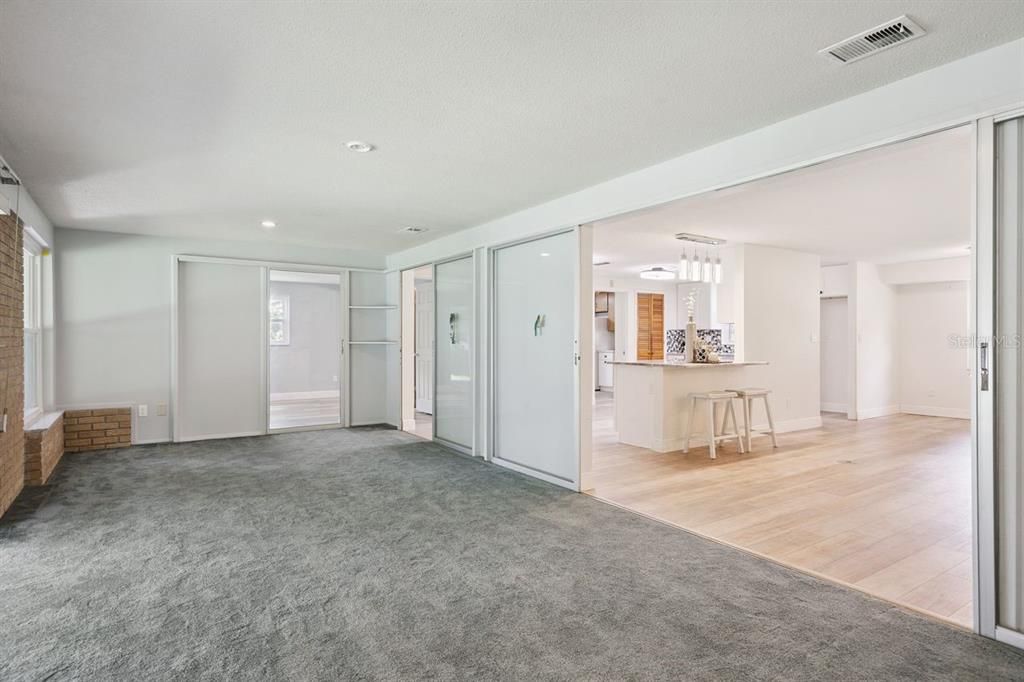 : $425,000 (3 camas, 2 baños, 1988 Pies cuadrados)