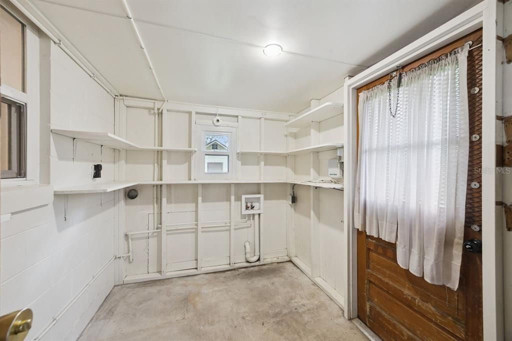 : $425,000 (3 camas, 2 baños, 1988 Pies cuadrados)