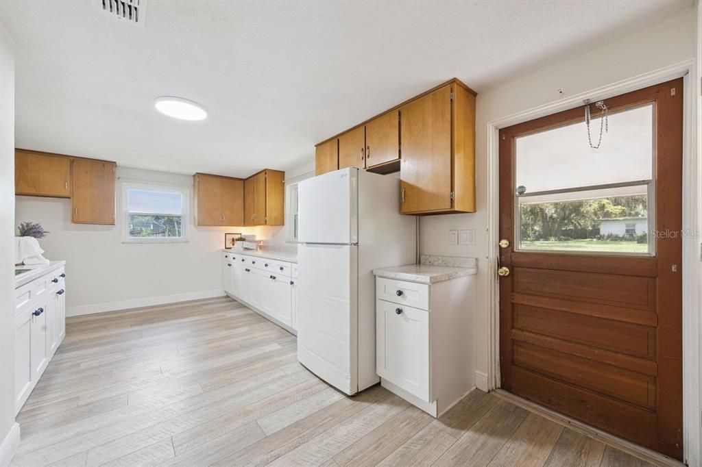 : $425,000 (3 camas, 2 baños, 1988 Pies cuadrados)